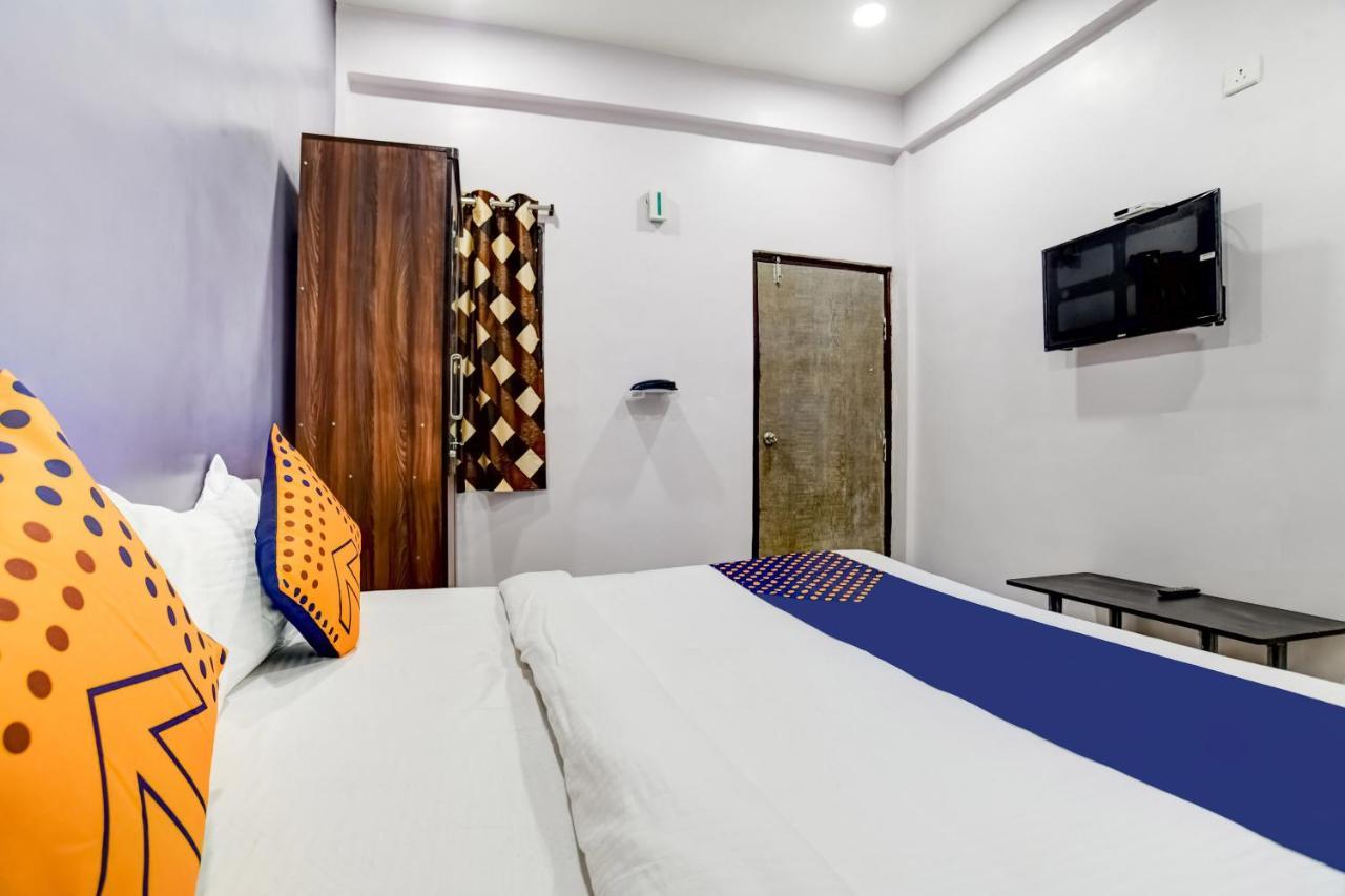 Spot On 76764 Hotel Lux Индаур Экстерьер фото
