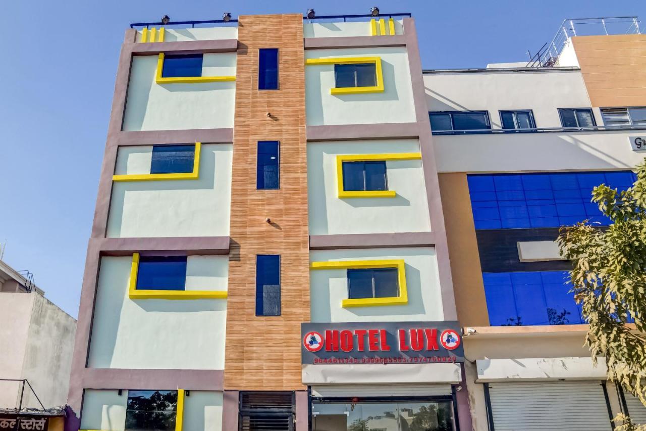 Spot On 76764 Hotel Lux Индаур Экстерьер фото